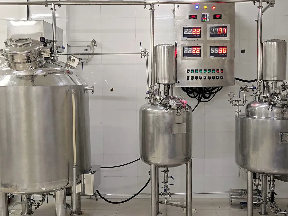 The cook tanks and the panel at the FIZORA factory, Surat